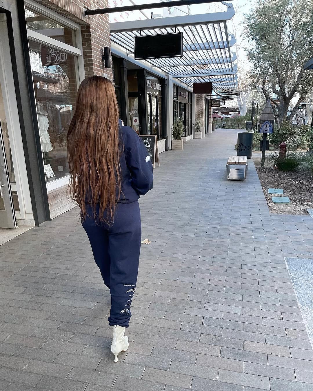 Post 4 by THE NAT & LIV SHOP on Instagram (image)