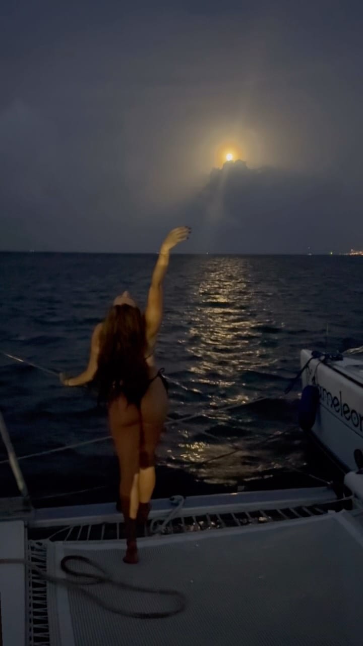 Post 1 by ꧁Angie Silva꧂ ♏️ on Instagram (video)