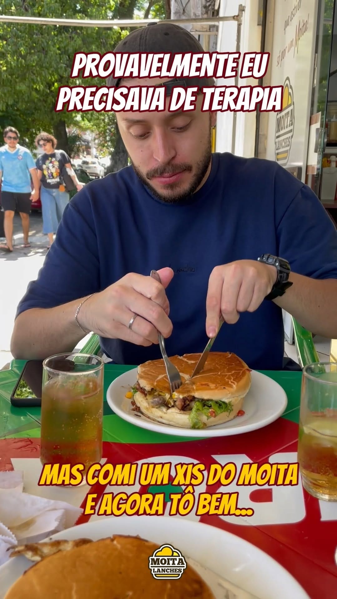 Post 3 by Moita Lanches on Instagram (video)