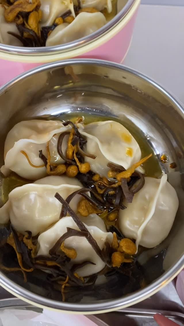 Post 5 by Mama J’s Confinement Food on Instagram (video)