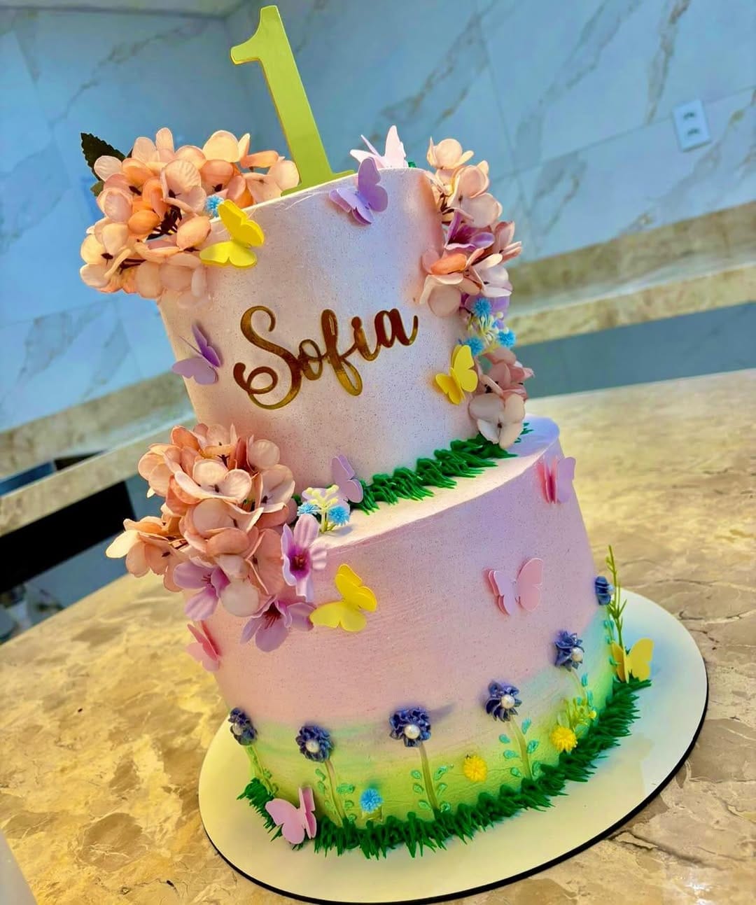 Post 3 by Donana Bolos on Instagram (image)