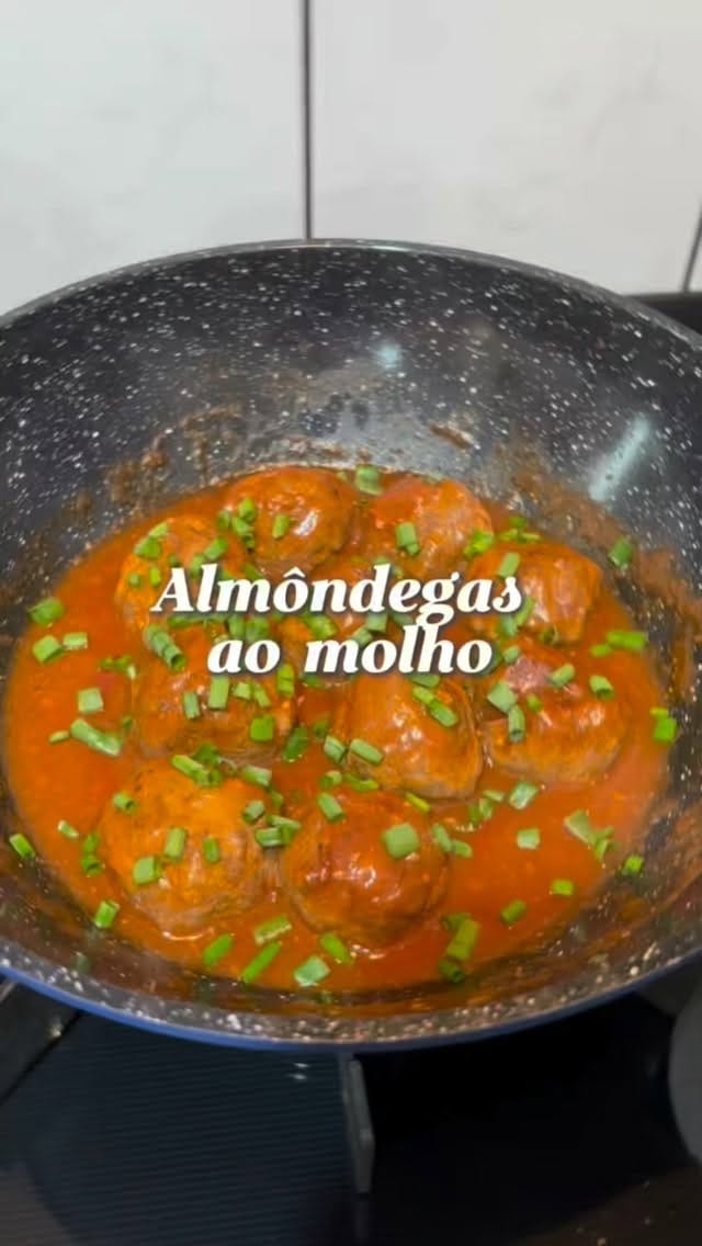 Post 5 by Helena Paula Receitas👩🏻‍🍳 on Instagram (video)