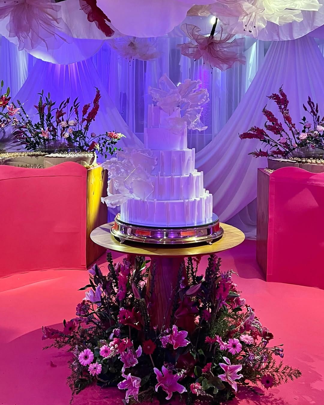 Post 6 by Cake Hannouche on Instagram (carousel)