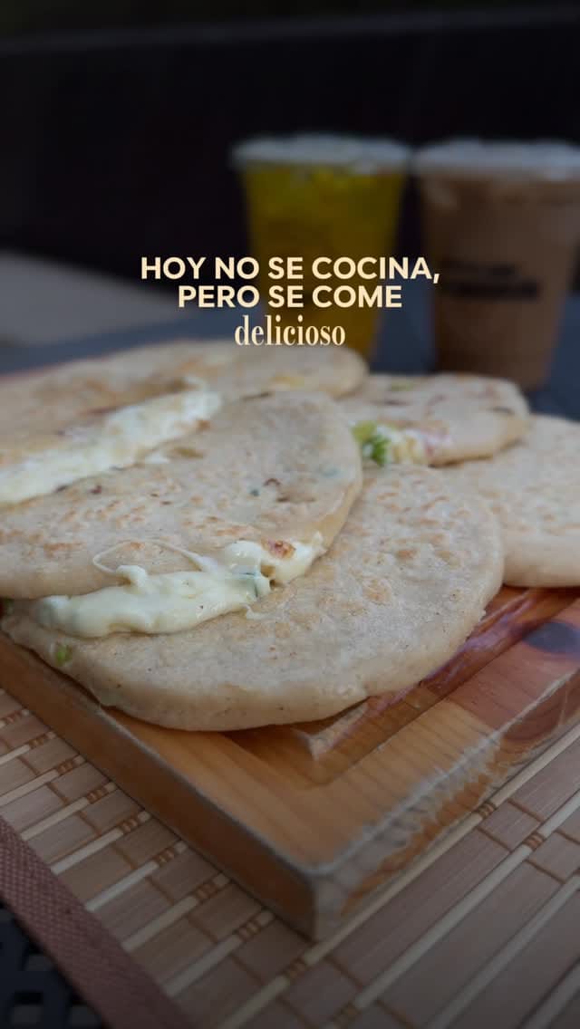 Post 3 by La Casa De Las Pupusas on Instagram (video)
