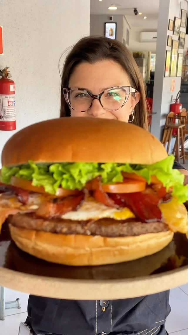 Post 4 by Lelo's Burger & Grill on Instagram (video)