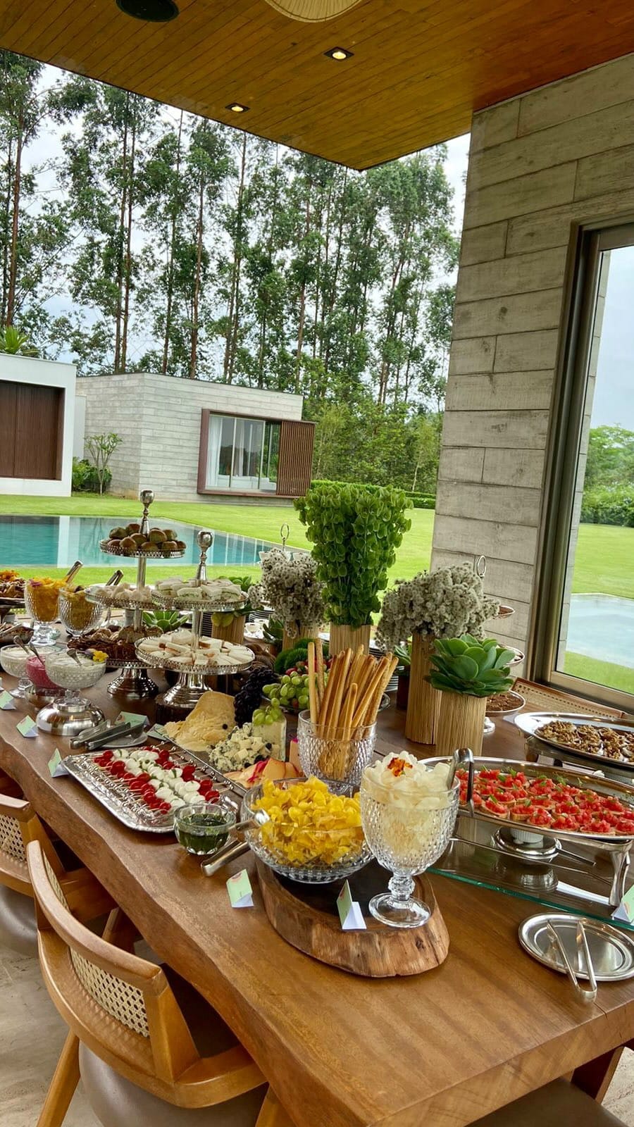 Post 10 by Delichef Catering on Instagram (video)