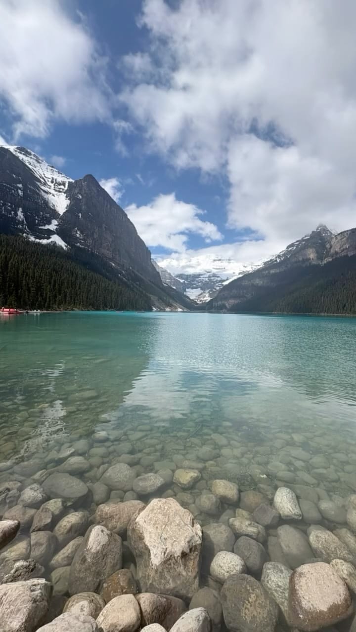 Post 2 by Alex Ferreira on Instagram (video)