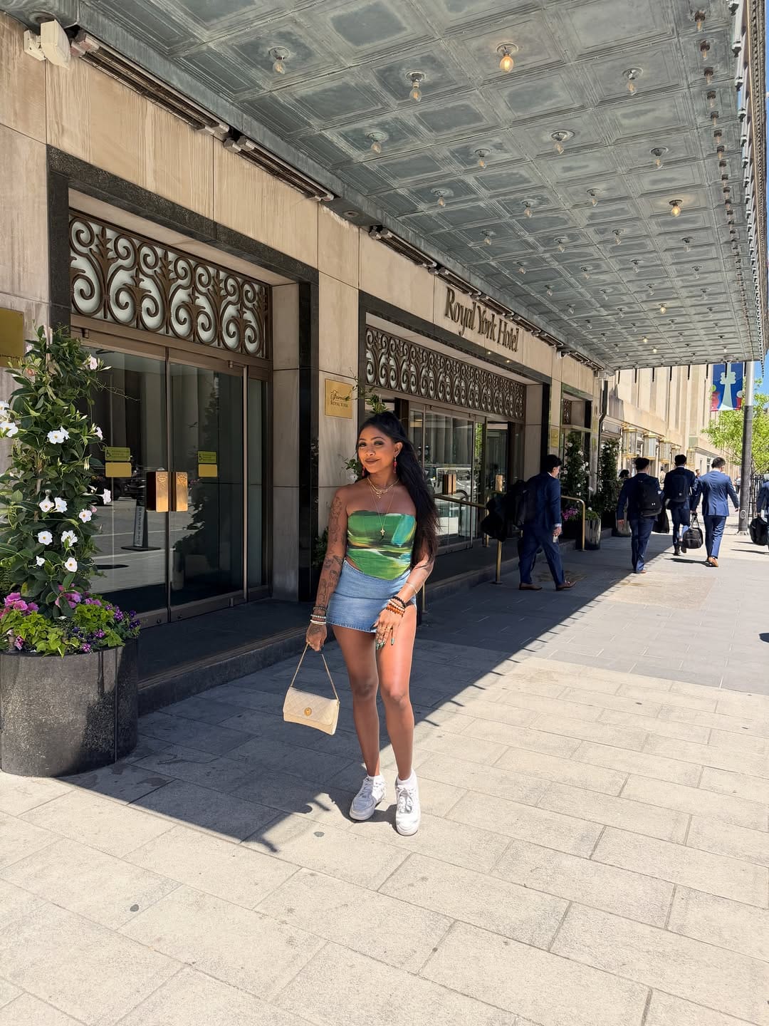 Post 2 by SHARAN GURU 🧿💸 888🔮🧜🏾‍♀️Siren on Instagram (carousel)