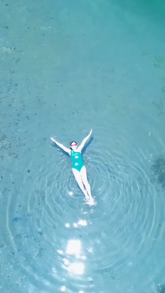 Post 1 by Lore Menjívar on Instagram (video)