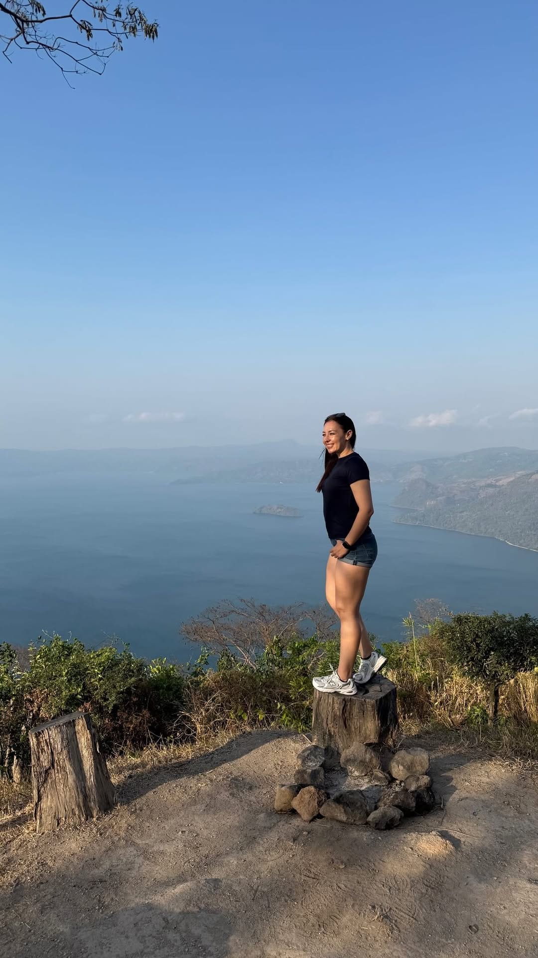 Post 3 by Lore Menjívar on Instagram (video)