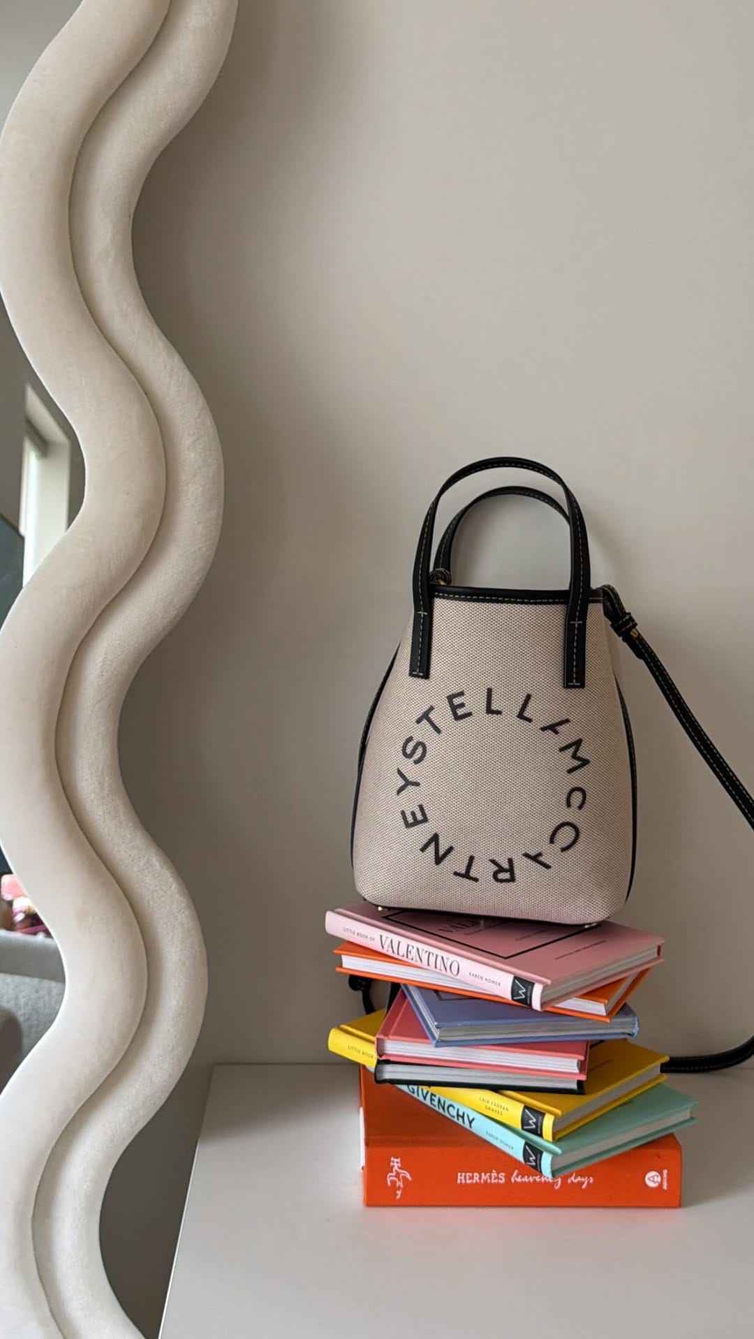 Post 9 by BRUNA MELO on Instagram (video)
