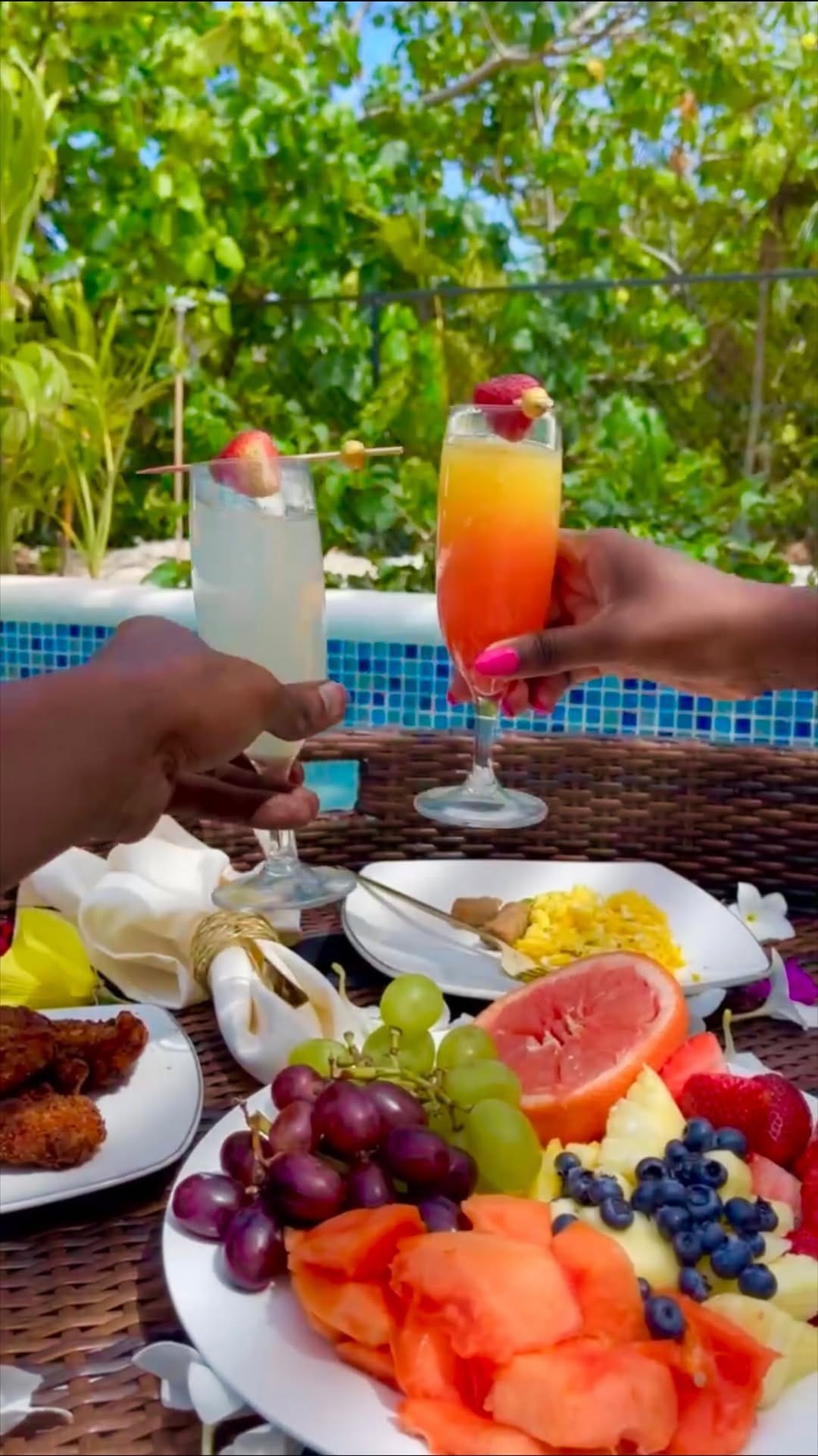 Post 10 by Mr & Mrs Blanc 👩🏾‍❤️‍💋‍👨🏾 on Instagram (video)