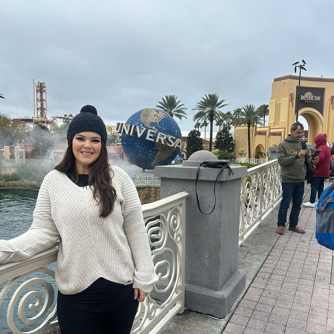 Post 7 by Camila Lopes on Instagram (carousel)