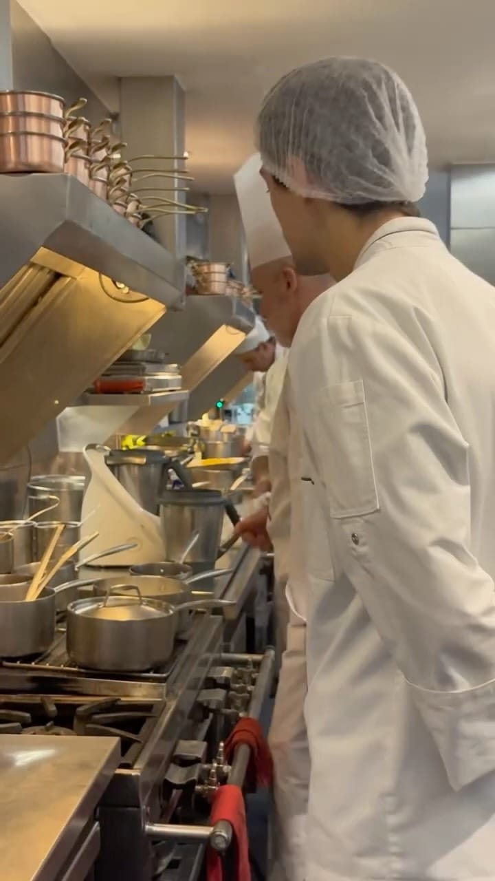 Post 7 by Escola Laurent Suaudeau on Instagram (video)