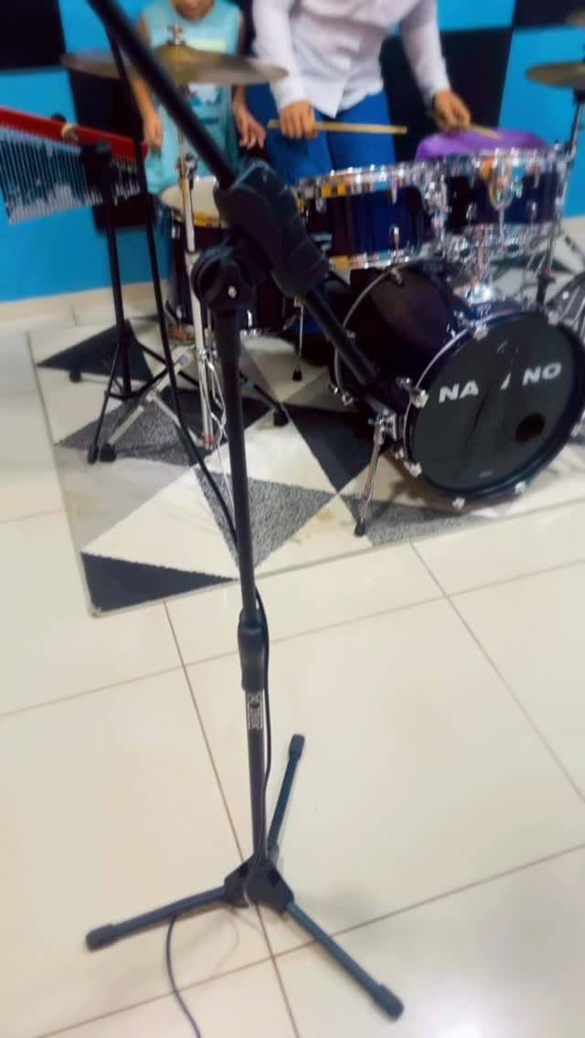 Post 5 by Escola De Música on Instagram (video)