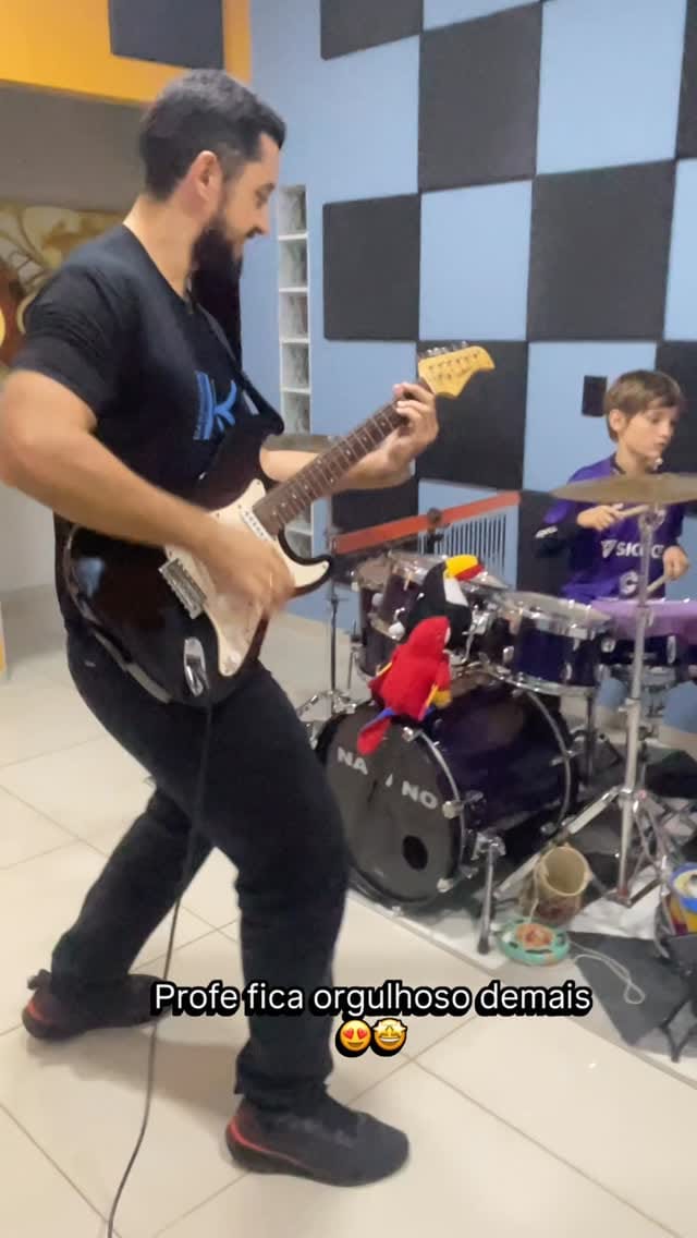 Post 1 by Escola De Música on Instagram (video)