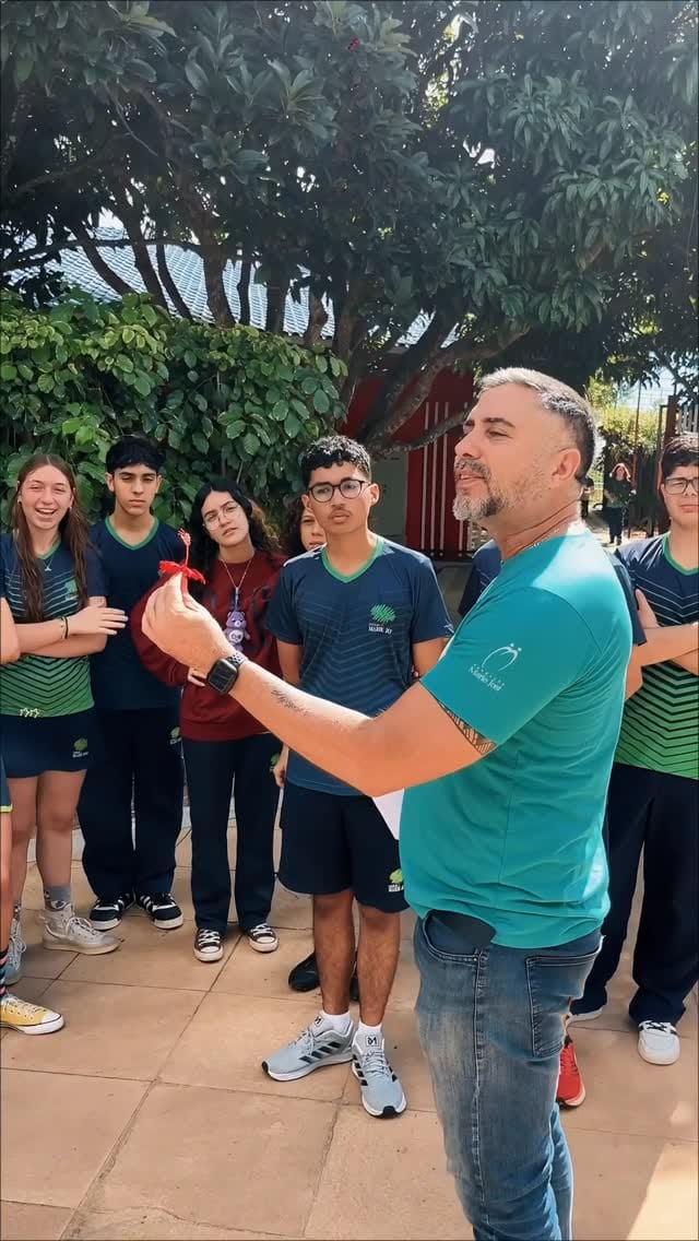 Post 6 by Colégio Marie Jost on Instagram (video)