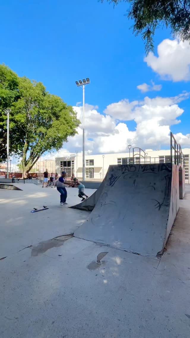 Post 7 by Escola de Skate desde 2007 🇧🇷 Curitiba 🛹 on Instagram (video)