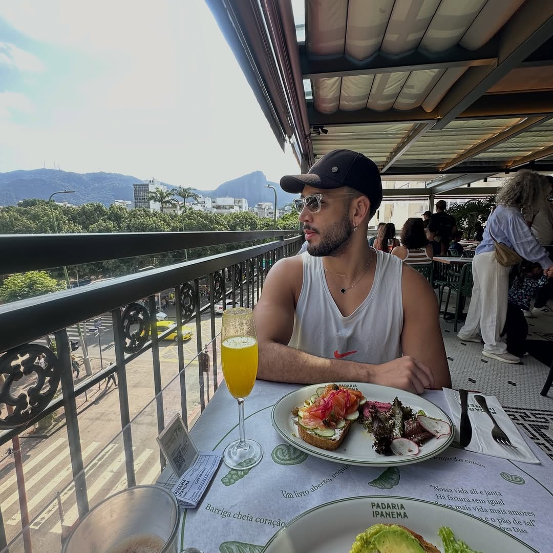 Post 6 by Lucas Buzelim on Instagram (carousel)