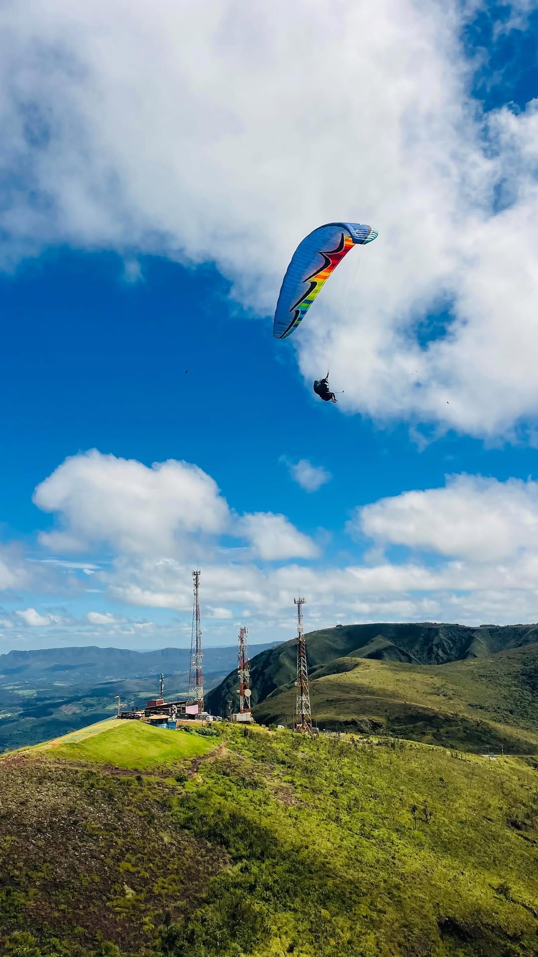 Post 9 by ☁️Adrenar Escola De Parapente on Instagram (video)