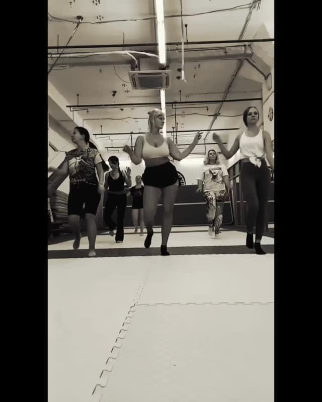 Post 4 by VVO.Dance Brazil - школа бразильской самбы on Instagram (video)