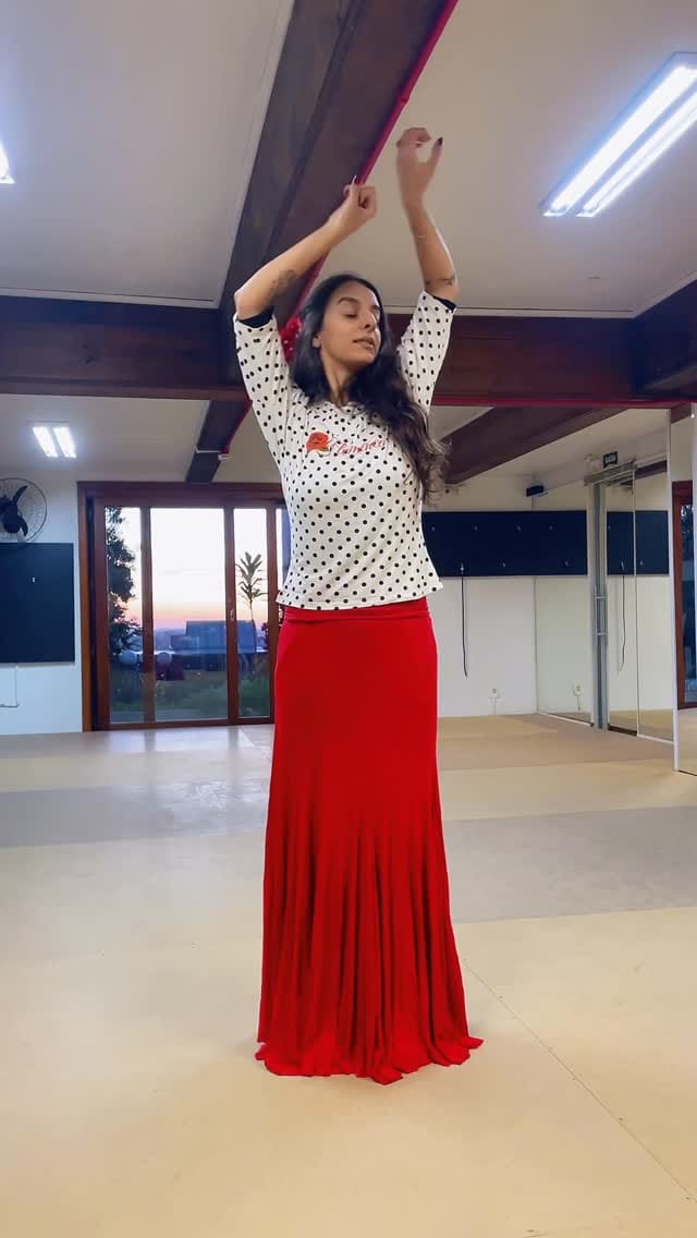 Post 6 by Escola de danças Carla Barcellos on Instagram (video)