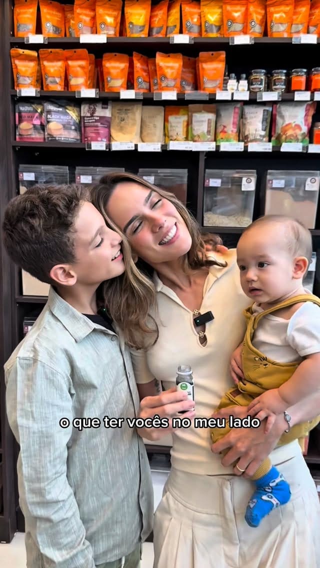 Post 7 by Giovanna Prado ॐ on Instagram (video)