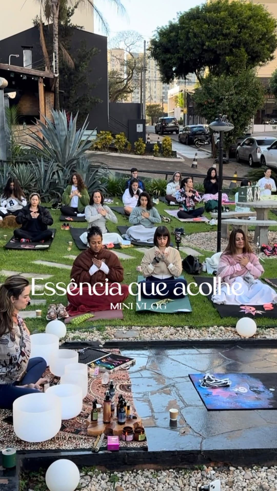 Post 3 by Giovanna Prado ॐ on Instagram (video)
