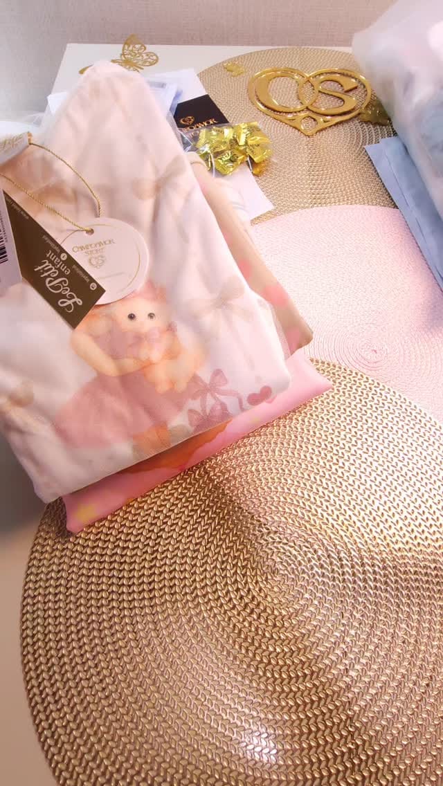 Post 3 by Campoamor Store on Instagram (video)