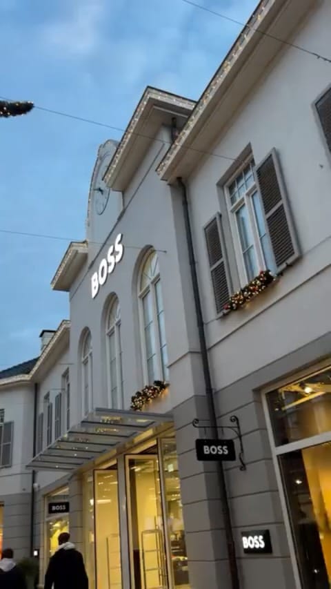 Post 1 by Брендовий дитячий одяг on Instagram (video)