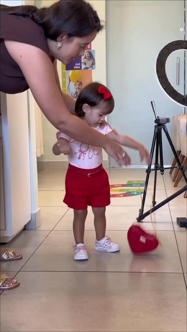 Post 1 by NinaeNeco Loja de Roupa Infantil on Instagram (video)