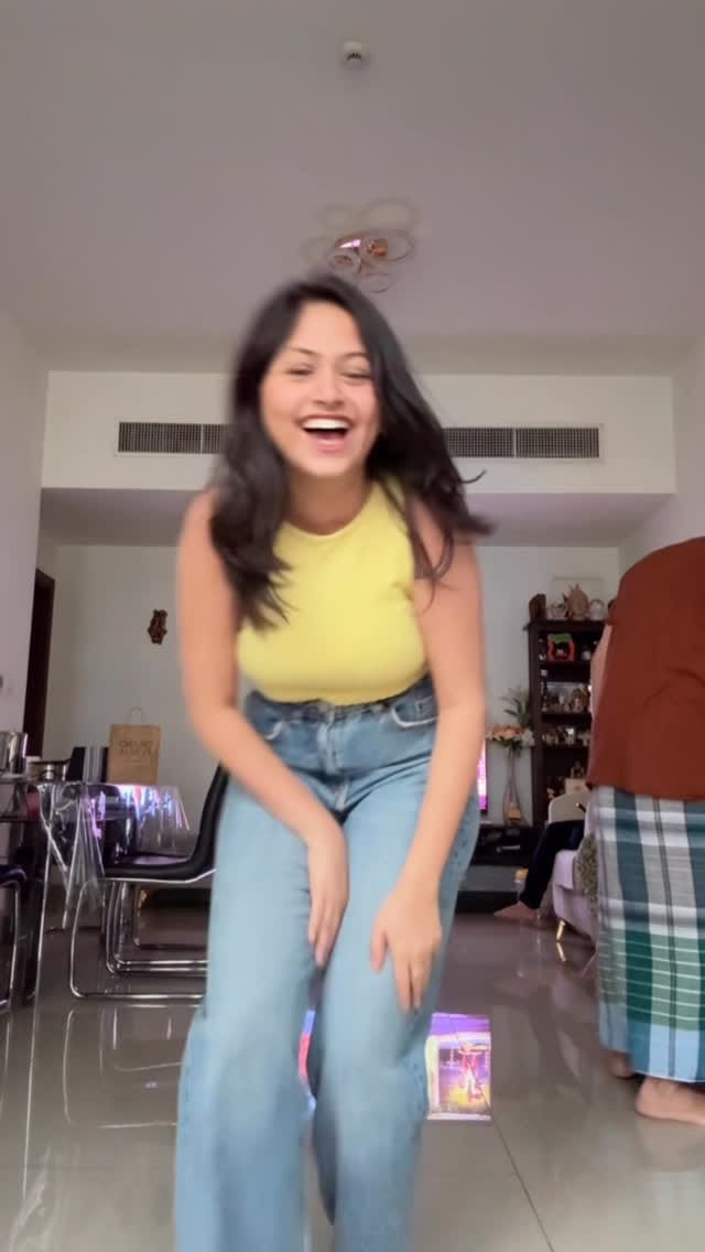 Post 4 by Varsha N - Singer | Dancer | Traveller on Instagram (video)
