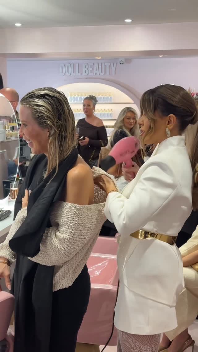 Post 1 by Look Eleven Hair Extensions on Instagram (video)