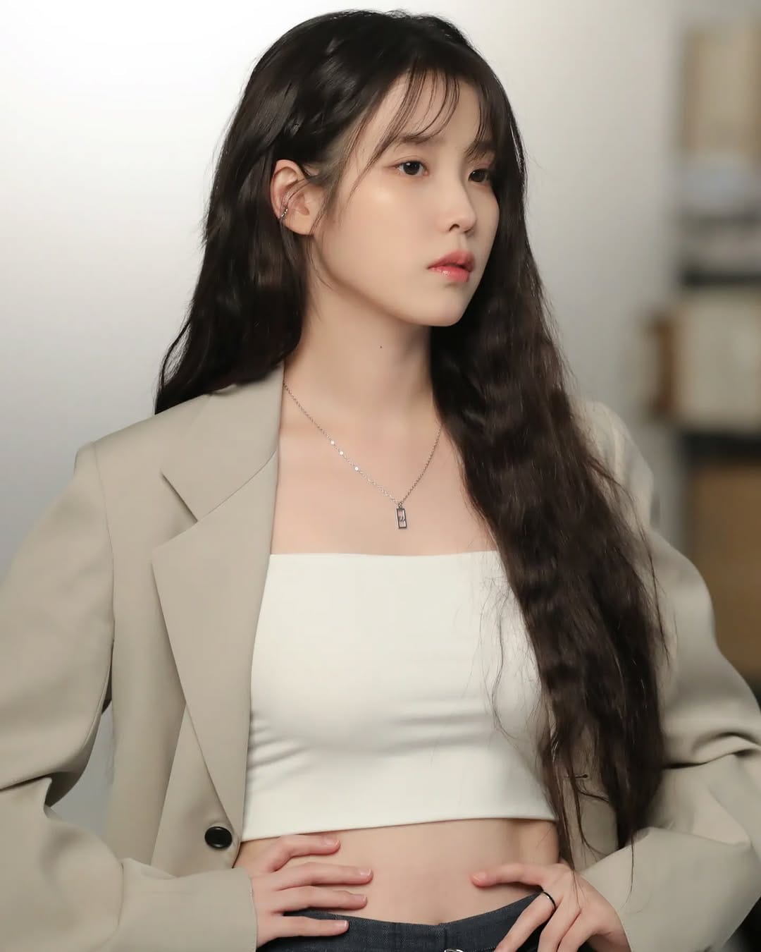 Post 10 by IU (아이유) ※ 이지은·李知恩·Leejieun on Instagram (carousel)