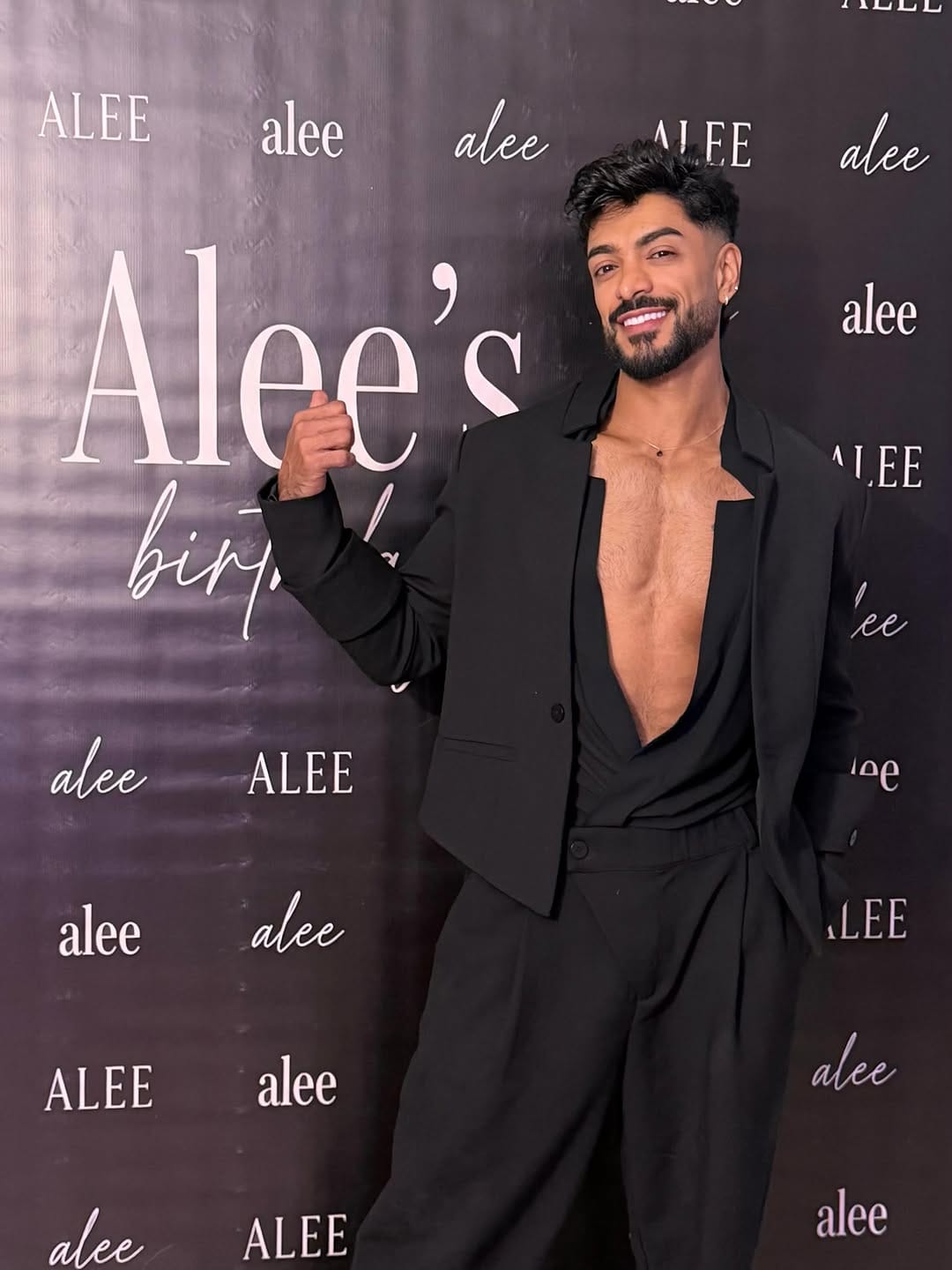 Post 9 by علي العم Alee alamm 🇧🇭 on Instagram (carousel)