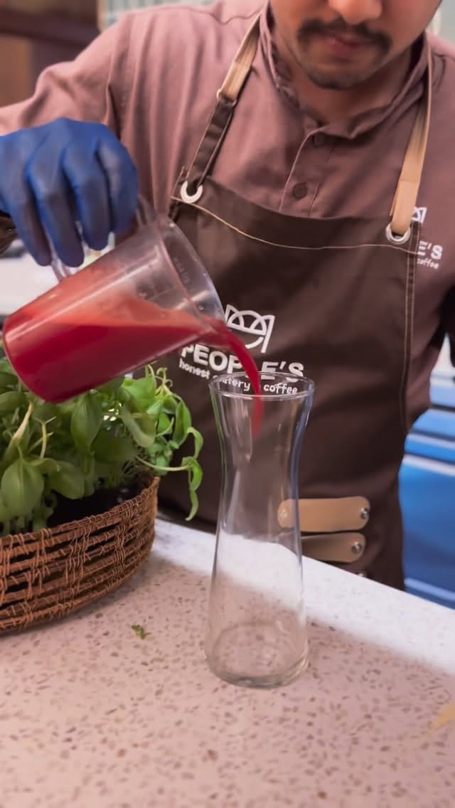 Post 5 by Dubai Food Blogger on Instagram (video)
