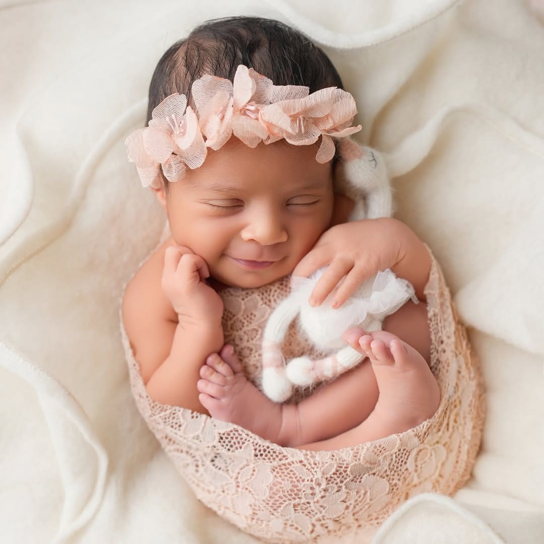 Post 8 by Newborn | Baby | Family | Female Photographer UAE on Instagram (carousel)
