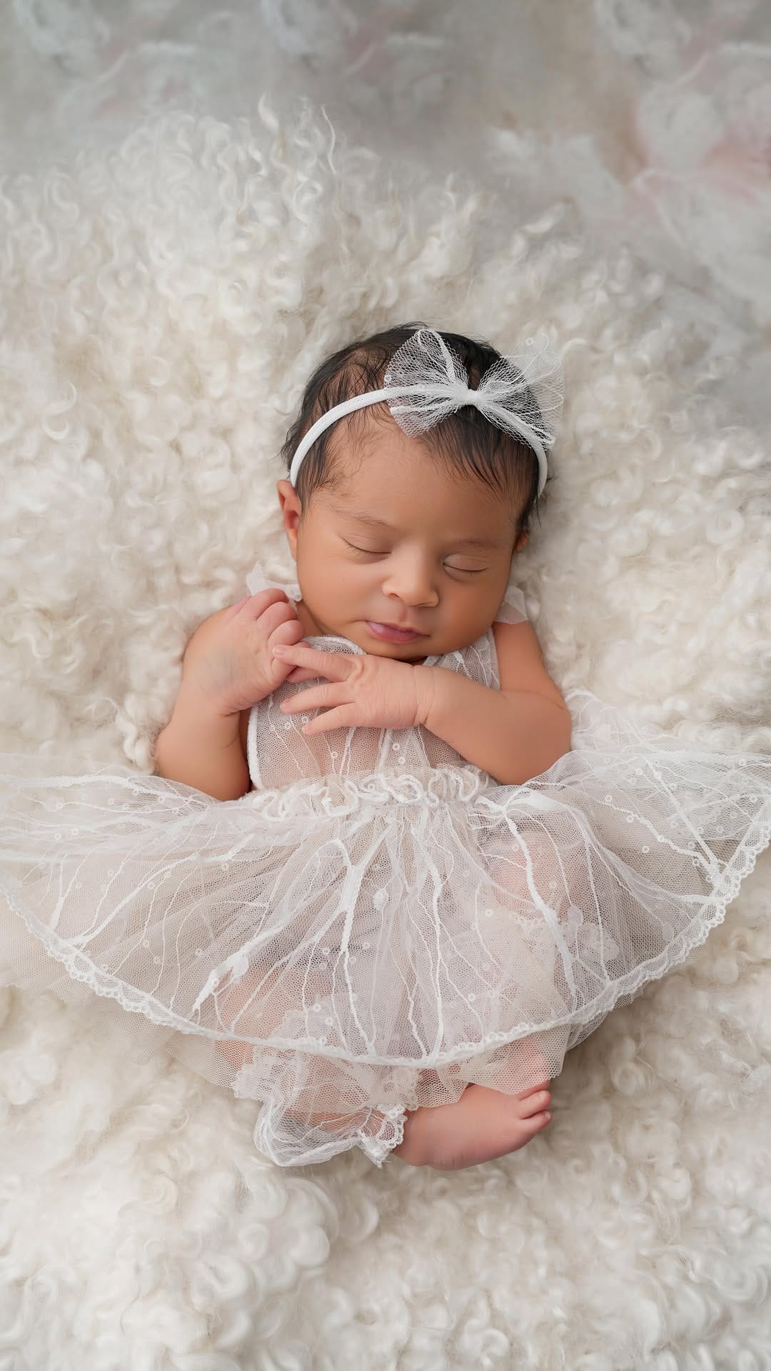 Post 10 by Newborn | Baby | Family | Female Photographer UAE on Instagram (video)