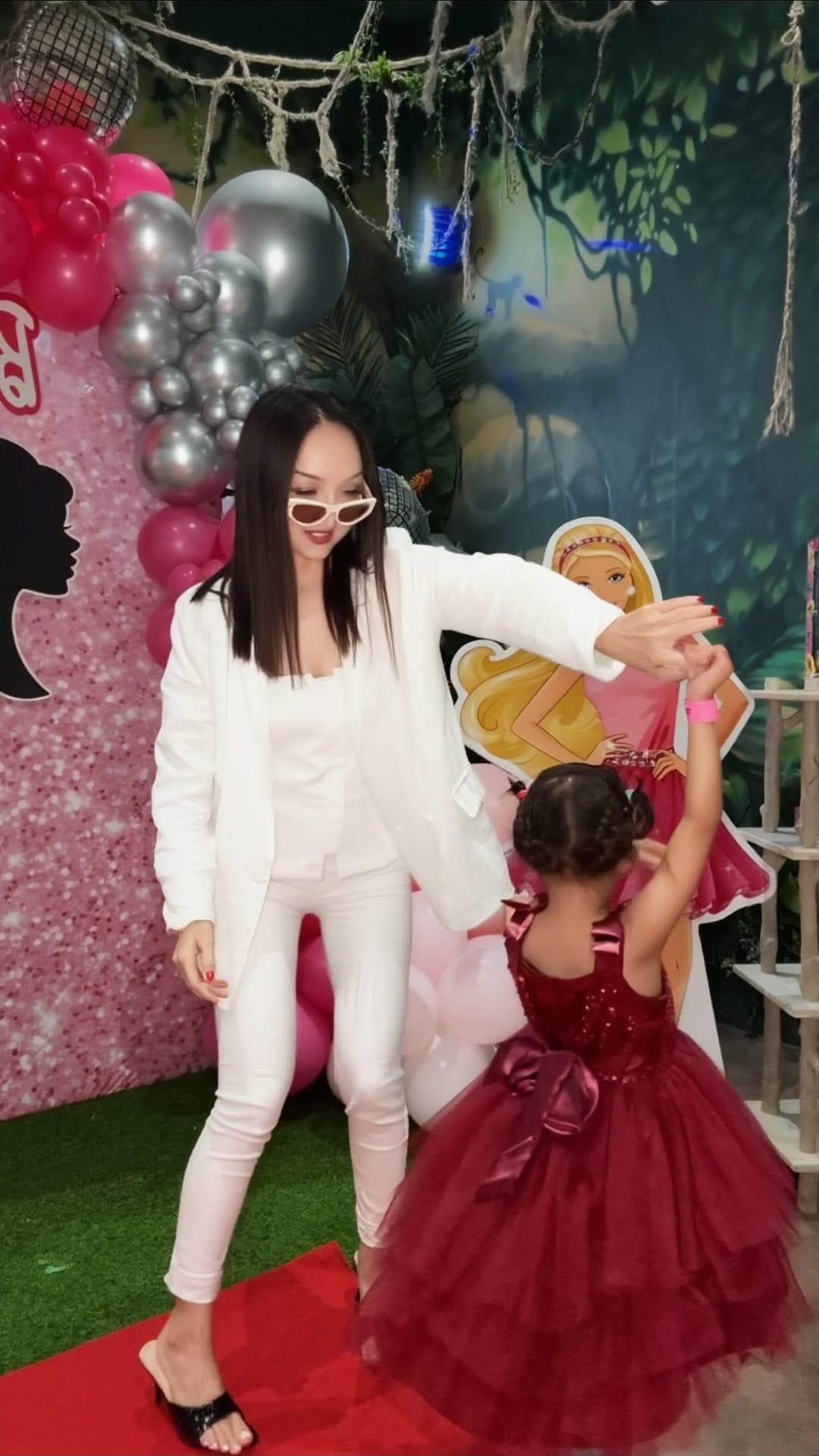 Post 2 by Kidzapp UAE on Instagram (video)