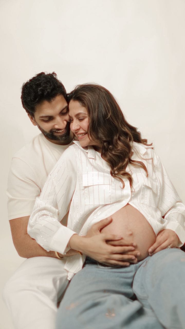 Post 8 by Impresio Studio - Maternity Photoshoot Noida | Gurgaon on Instagram (video)
