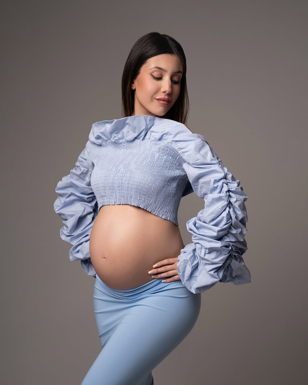 Post 6 by Maternity Photography Dubai 🇦🇪 | Sahar Ranjbar on Instagram (carousel)