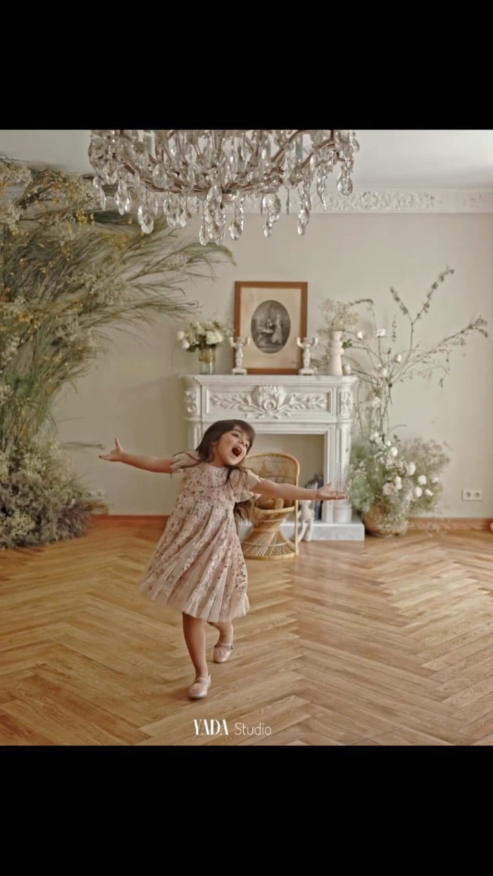 Post 10 by Kids & Family photography on Instagram (video)