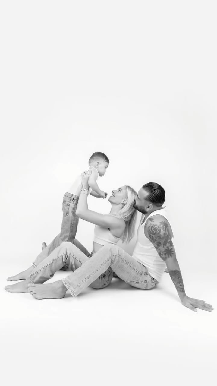 Post 8 by The Photography Co - Photo Studio Dubai on Instagram (video)