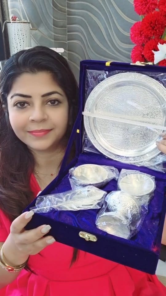 Post 4 by Shweta Kiran Shrivastava /Licensed Influencer | Dubai Based 🇮🇳🇦🇪 on Instagram (video)