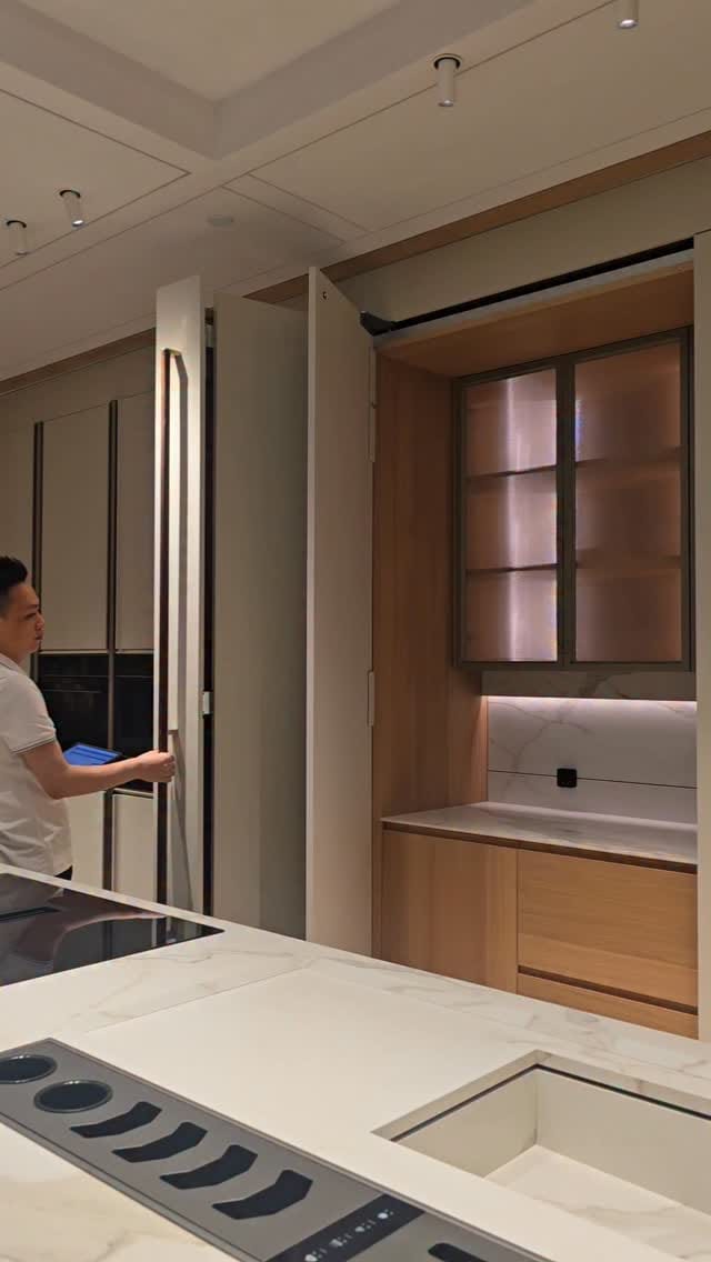 Post 2 by MINOSE on Instagram (video)
