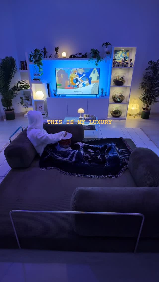 Post 3 by MoRoom on Instagram (video)