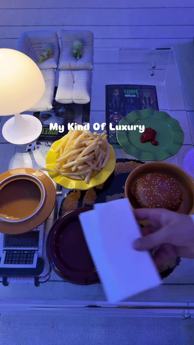 Post 8 by MoRoom on Instagram (video)