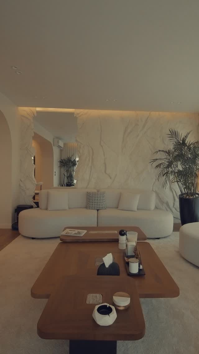 Post 6 by Lotfy Husayn on Instagram (video)