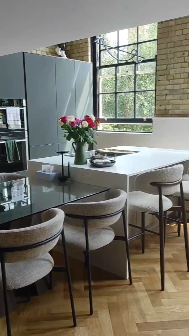 Post 8 by Studio Akiva on Instagram (video)