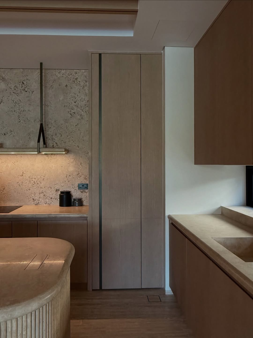 Post 3 by white linen interiors on Instagram (image)
